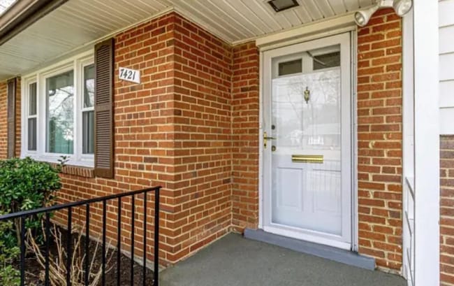 7421 Grace St in Springfield, VA - Building Photo - Building Photo