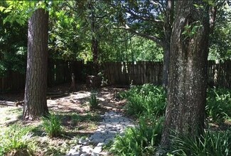 1645 Airport Dr in Tallahassee, FL - Building Photo - Building Photo