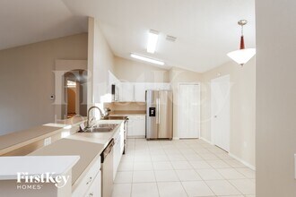 2418 Peace Cir in Kissimmee, FL - Foto de edificio - Building Photo