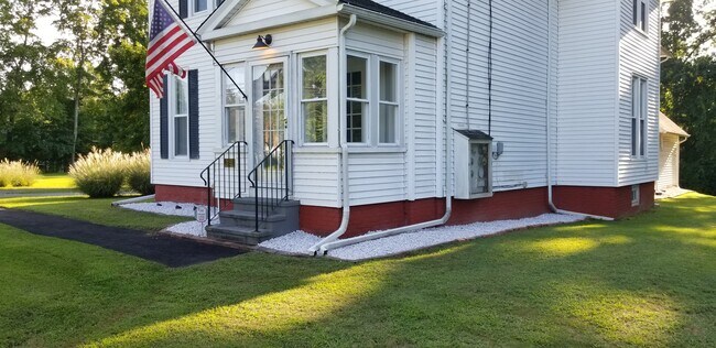 1423 Main St in Newington, CT - Building Photo - Building Photo