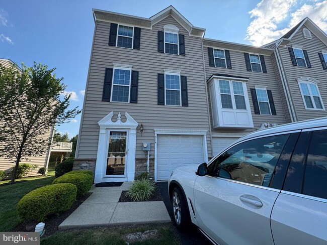 property at 814 Susan Cir