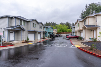 935 Arthur Ave in Cottage Grove, OR - Foto de edificio - Building Photo