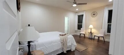 913 Cope St in Midlothian, TX - Foto de edificio - Building Photo