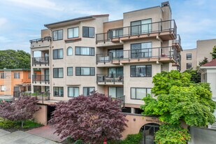 322 Hanover Ave Condominiums in Oakland, CA - Building Photo