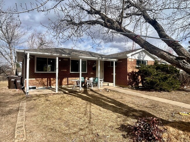 property at 3895 Moorhead Ave
