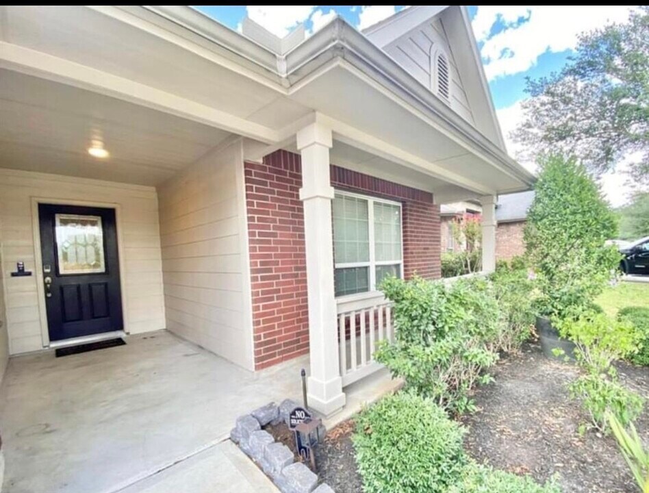 6326 Saragosa Crossing Ln in Houston, TX - Building Photo