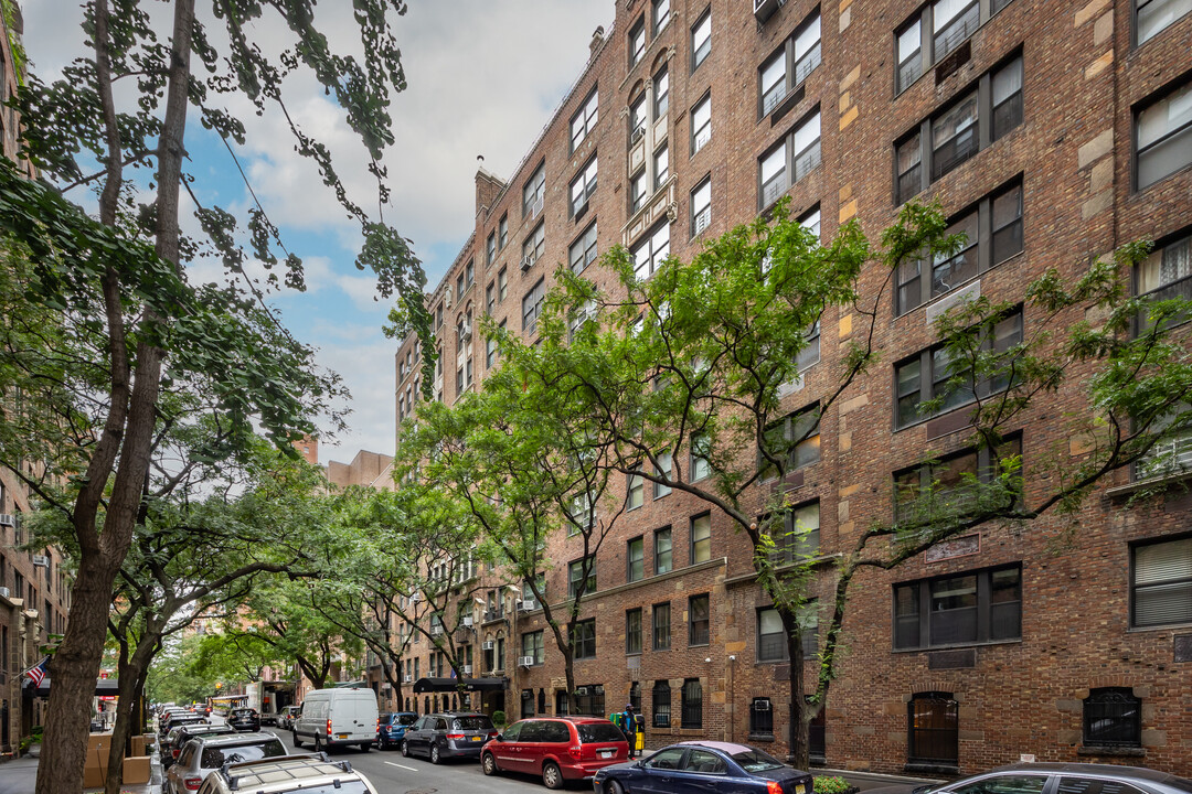 Eastgate II in New York, NY - Building Photo