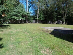 531 Hollow Tree Ridge Rd in Darien, CT - Building Photo - Building Photo