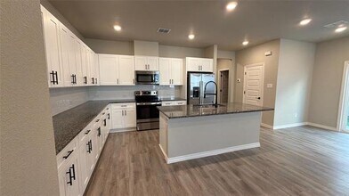 709 16th St in Lantana, TX - Building Photo - Building Photo