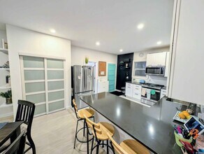 2535 University Ave NE in Minneapolis, MN - Building Photo - Building Photo