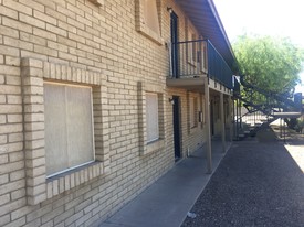 Mountain Springs Apartments in Phoenix, AZ - Building Photo - Building Photo