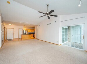 10325 Providence Dr, Unit 208 in Johnston, IA - Building Photo - Building Photo