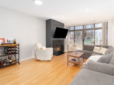 400 N Clinton St, Unit 605 in Chicago, IL - Building Photo - Building Photo