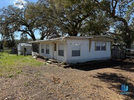 37814 W Daughtery Rd in Zephyrhills, FL - Building Photo