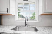 1067 Pleasant Oak Dr photo'