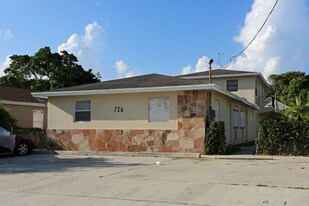 726 21st St in West Palm Beach, FL - Building Photo
