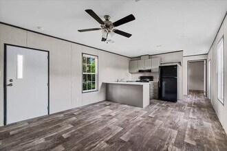 11240 N Northwood Dr in Inglis, FL - Building Photo - Building Photo
