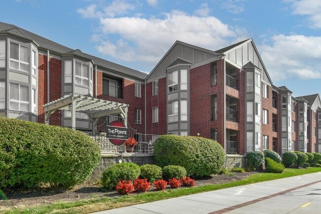 Pointe at Saint Joseph Apartment Homes in South Bend, IN - Building Photo - Building Photo