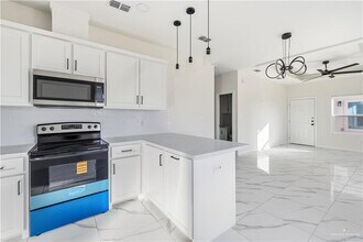 21 N Abesam Ave in Edinburg, TX - Building Photo - Building Photo