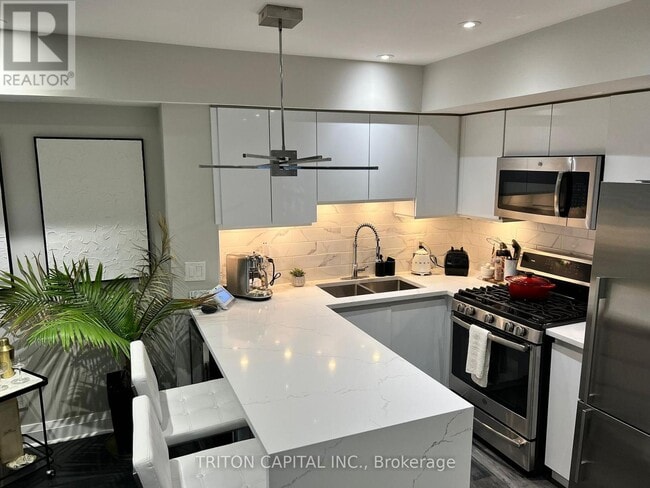 property at 9 Windermere Ave