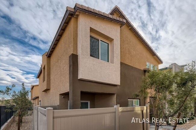 4452 Sapphire Moon Ave in North Las Vegas, NV - Foto de edificio - Building Photo