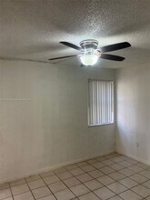 516 NW 114th Ave in Miami, FL - Building Photo - Building Photo