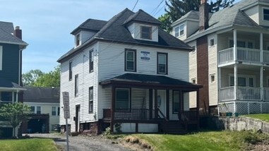 2320 E Genesee St in Syracuse, NY - Building Photo