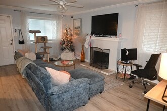 7382 Stratford St in Sacramento, CA - Building Photo - Building Photo