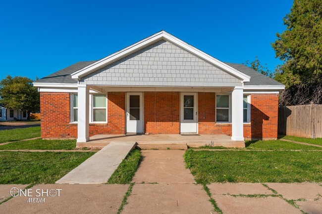 2742 Russell Ave
