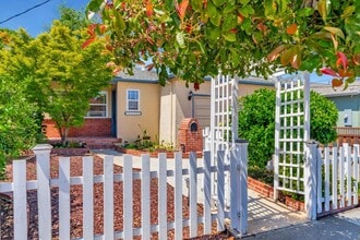 1228 Ruby St in Redwood City, CA - Building Photo - Building Photo