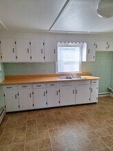 94 Western Ave, Unit 2 in Waterville, ME - Foto de edificio - Building Photo