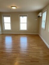 338 W Broadway, Unit 1 in Boston, MA - Building Photo - Building Photo