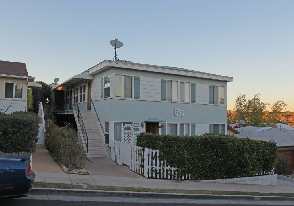 707 Pine St in Santa Monica, CA - Foto de edificio