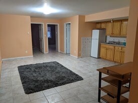 30 Milton Ave, Unit bsmt in Jersey City, NJ - Building Photo