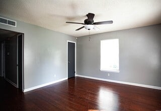 8615 Winston Dr in Little Rock, AR - Foto de edificio - Building Photo