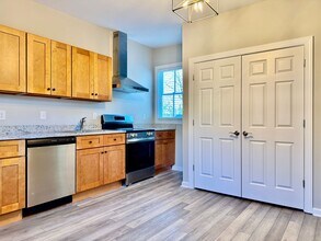 218 College St in Oxford, NC - Foto de edificio - Building Photo