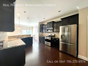 3233 Elyse Manor Ct in Charlotte, NC - Building Photo - Building Photo