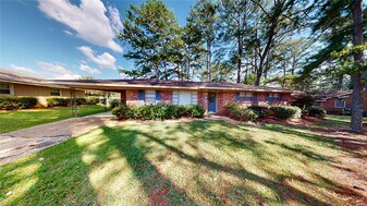 355 Mont Vista Dr in Montgomery, AL - Building Photo