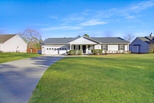 405 NC-172 in Hubert, NC - Building Photo