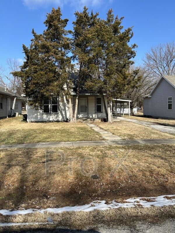 property at 1011 E 14th St