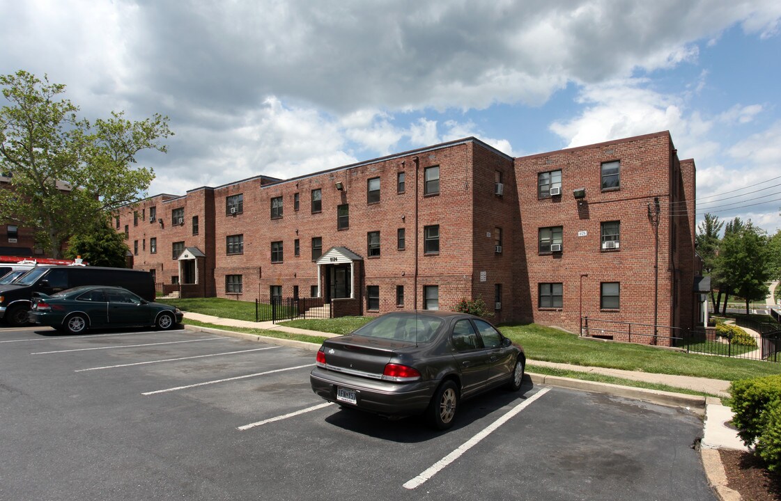 Hampshire Village in Langley Park, MD - Foto de edificio