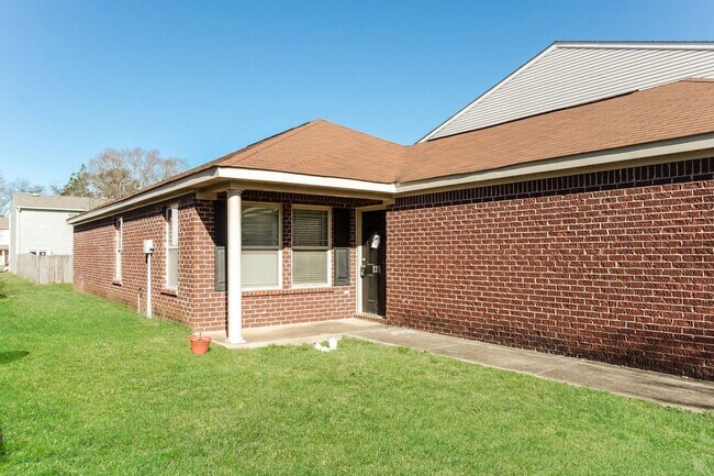 135 Wethersfield Dr in Harvest, AL - Building Photo - Building Photo