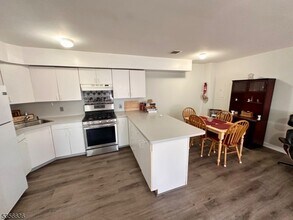 336 Bloomfield Ave in Caldwell, NJ - Building Photo - Building Photo