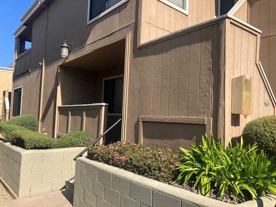 820 Casanova Ave in Monterey, CA - Building Photo