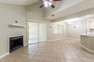 8549 Sturbridge Cir E in Jacksonville, FL - Building Photo - Building Photo