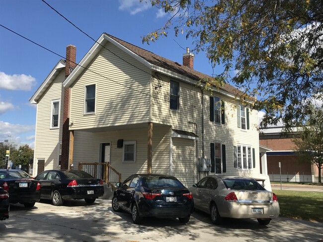 1121 Broadway St S, Unit Unit #2 in Menomonie, WI - Building Photo - Building Photo
