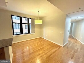 400 Massachusetts Ave NW in Washington, DC - Building Photo - Building Photo