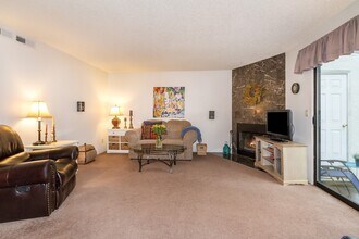 14148 74th Pl NE in Kirkland, WA - Building Photo - Building Photo