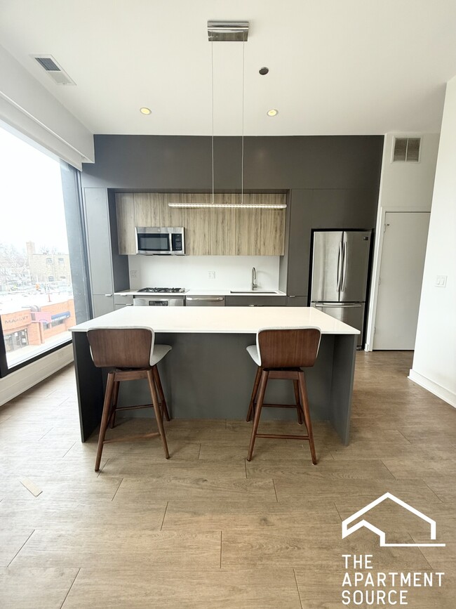 property at 3460 N Lincoln Ave
