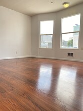 2445 Telegraph Ave, Unit Apt 204 in Oakland, CA - Foto de edificio - Building Photo